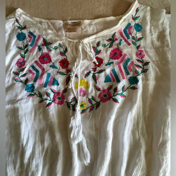 Passport White Blouse with Colorful Embroidery Size XL - Picture 8 of 9
